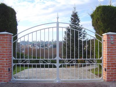Fabrication d'un portail métallique de style moderne Nice